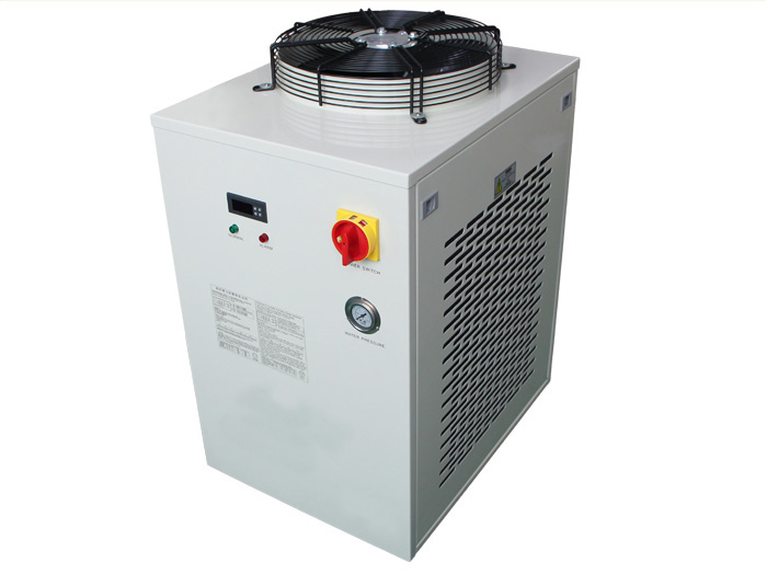 UV LED固化光源設(shè)備的三大配置照射頭、水冷機(jī)、電源驅(qū)動(dòng)